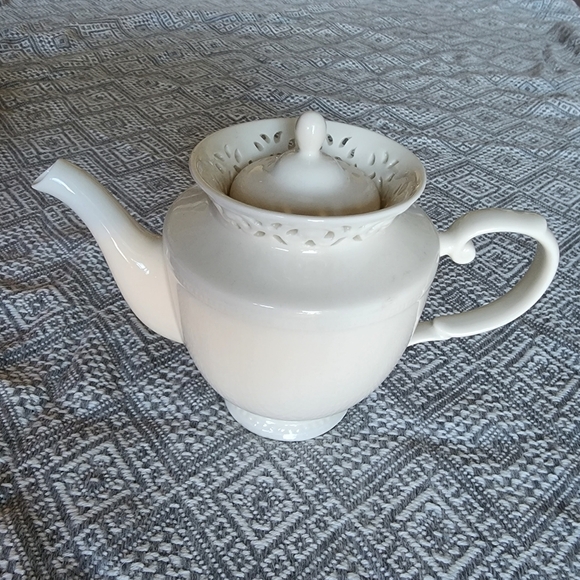 Grace's Teaware White Lace Reticulated Rim Teapot Fine Porcelain - Picture 1 of 6
